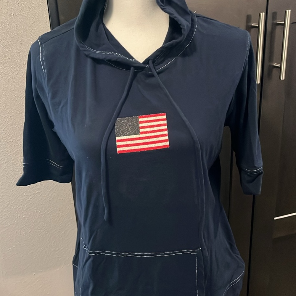 Liz Claiborne Navy Ladies Short Sleeve Hoodie. Draw strings, pockets Sz. L